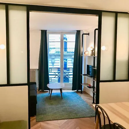 דירה Family Champs Elysees פריז